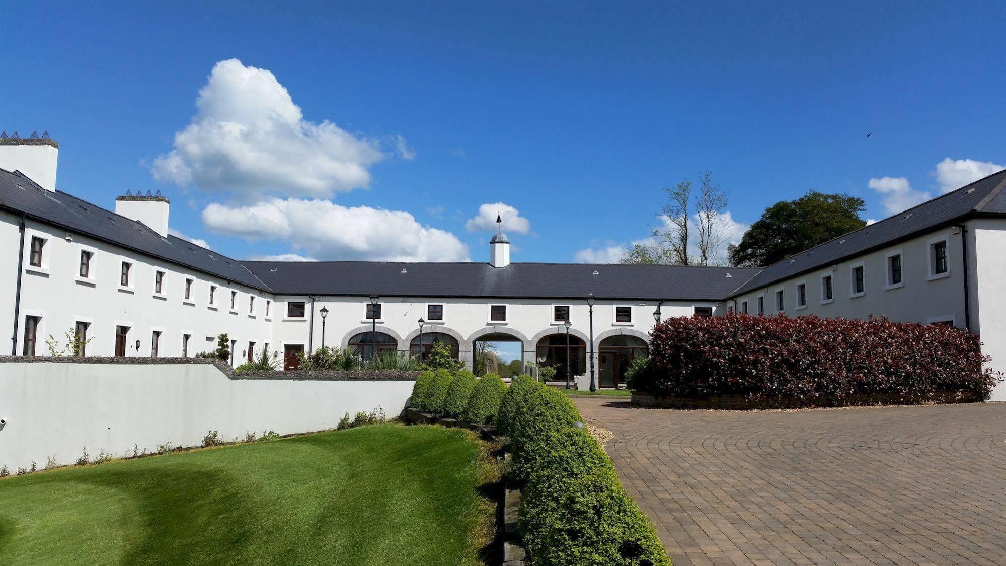 New Forest Estate Lodges Tyrrellspass Exterior photo