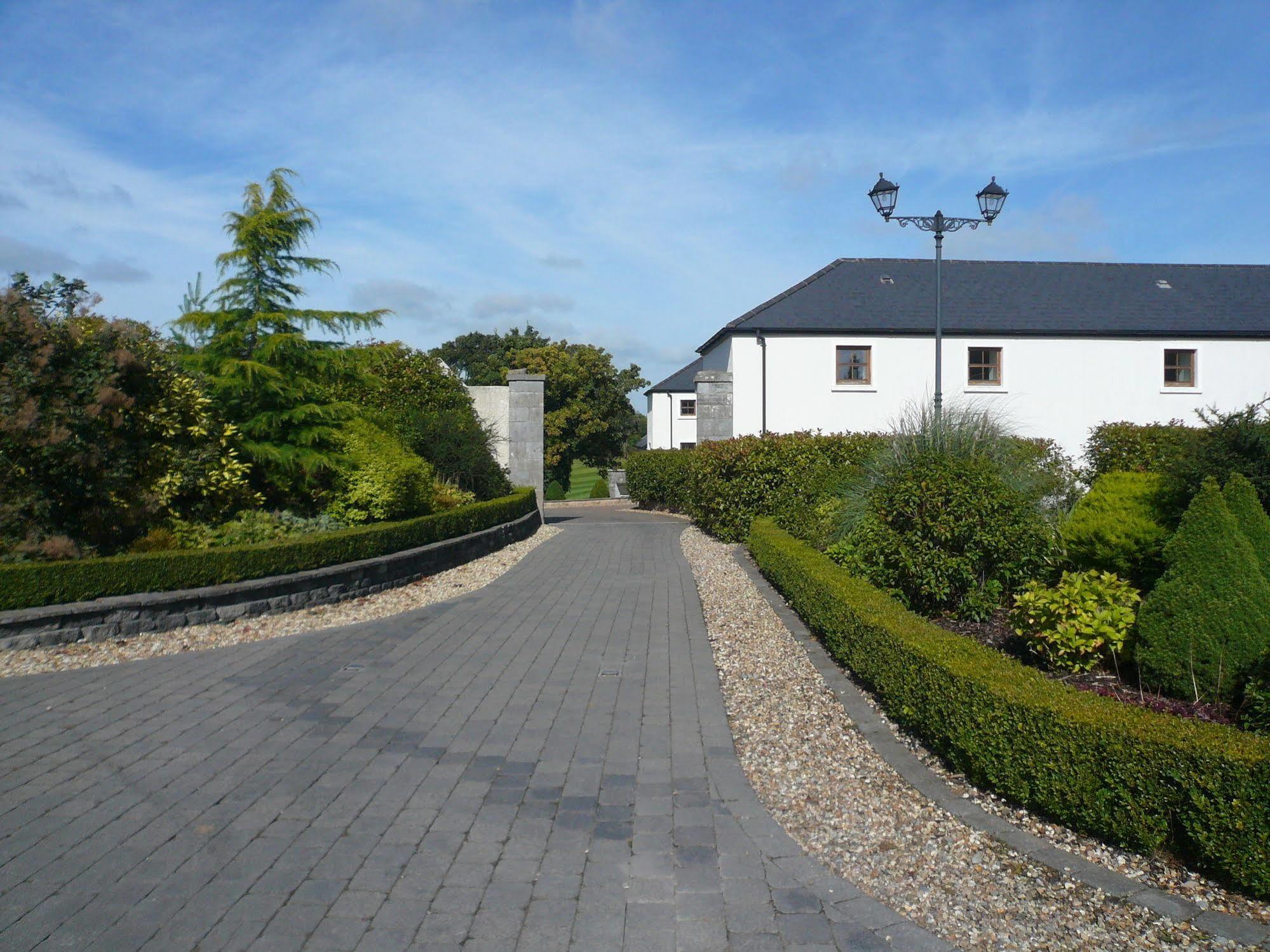 New Forest Estate Lodges Tyrrellspass Exterior photo